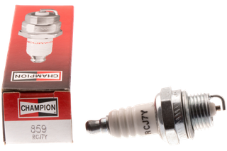 Champion spark plug RCJ7Y next to its packaging box.