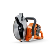 Vue latérale d’une découpeuse Husqvarna avec une lame de coupe visible.