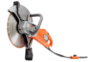 Vedere laterală a unui tăietor electric de construcție Husqvarna cu mâner ergonomic.