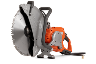 Vedere laterală a unui cutter electric Husqvarna cu mâner ergonomic.