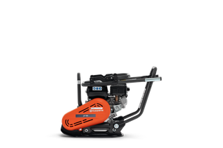 Zijaanzicht van een Husqvarna bouwverdichter met ergonomische handgreep.