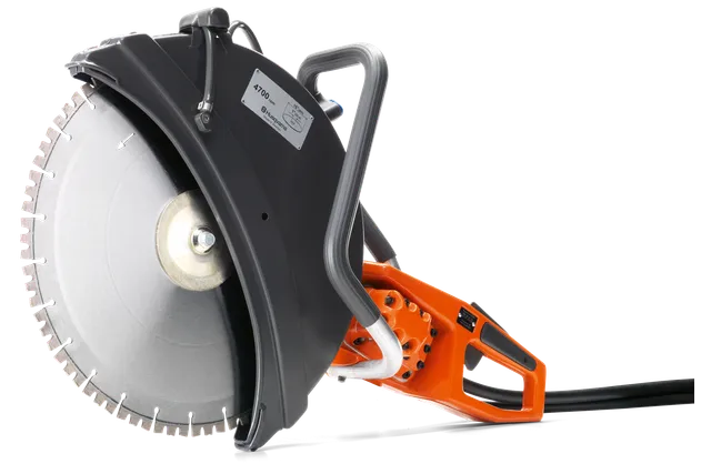Seitenansicht eines Bau-Trennschleifers mit ergonomischem Griff.