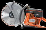 Πλάγια όψη ενός κόφτη ισχύος Husqvarna K770.