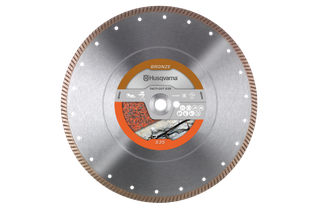 Front view of a Husqvarna diamond cutting blade labeled 'Tacti-Cut S35'.