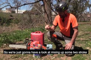 How to mix 2-stroke fuel 2m5s 16:9 MASTER