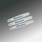 Três lâminas-guia para motosserras Husqvarna apresentadas num fundo degradê.