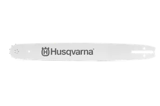 Μπροστινή όψη ενός οδηγού αλυσοπρίονου Husqvarna με λογότυπο.