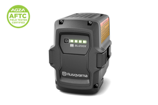 Vooraanzicht van een Husqvarna BLi200X-accu met laadindicator-leds.