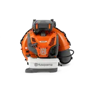 Vy framifrån av en ryggburen blåsare från Husqvarna som visar upp dess design och funktioner.