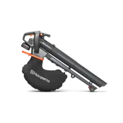 Zijaanzicht van een Husqvarna accubladblazer met ergonomisch handvat.