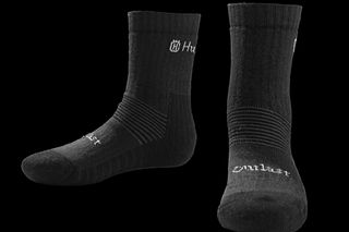 Vorderansicht der Husqvarna Socken mit Outlast-Technologie.