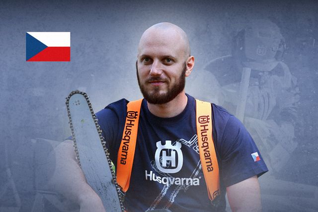 A person wearing Husqvarna work gear and holding a chainsaw, with a Czech flag overlay.