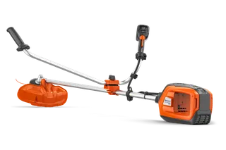Vy från sidan av en röjsåg från Husqvarna med ergonomiskt handtag och synligt batterifack.