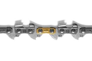 Gros plan d’une chaîne de scie à chaîne Husqvarna avec un maillon doré distinctif.