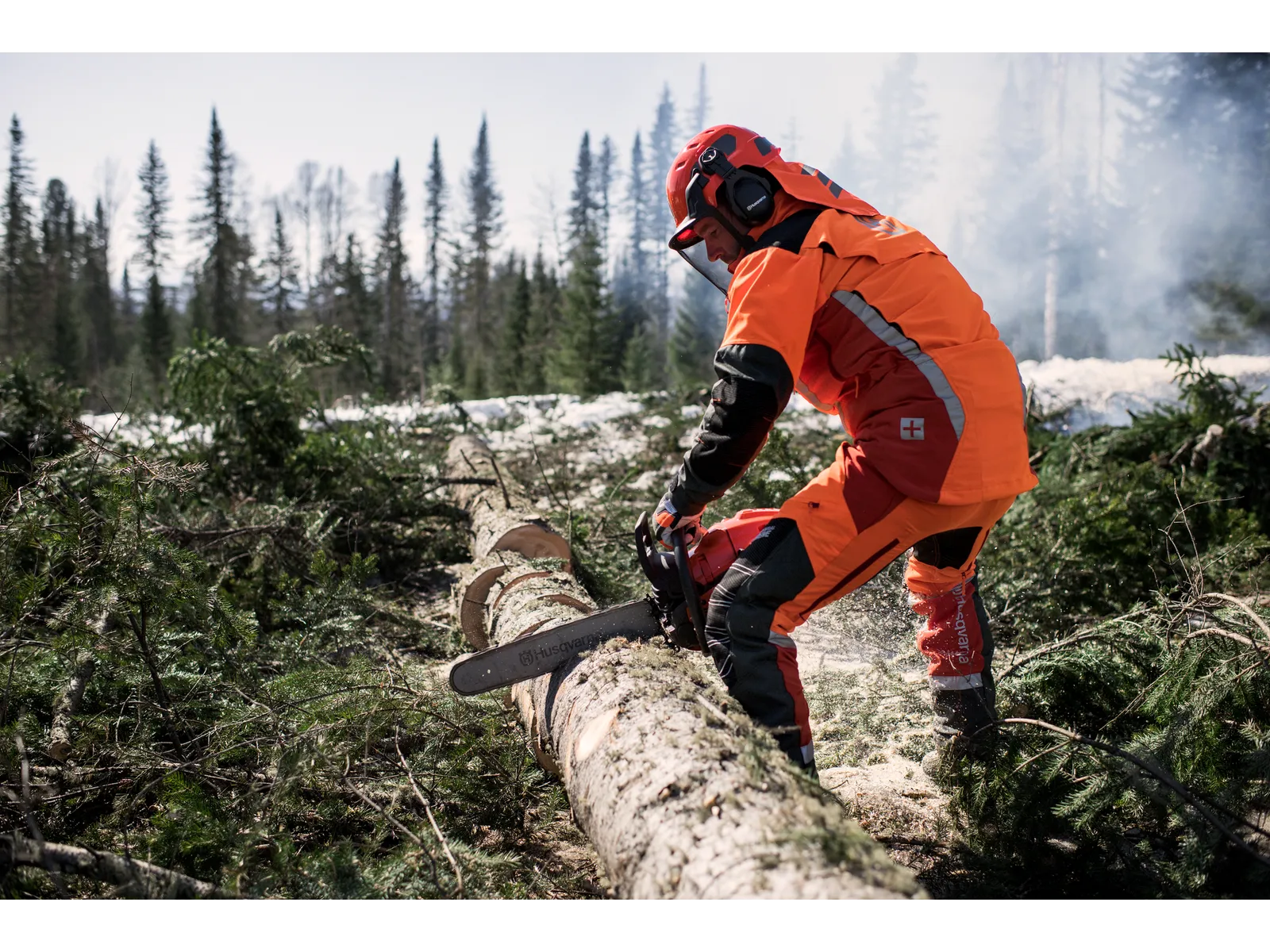 防護ズボン着用の義務化が始まりした！ | Husqvarna JP
