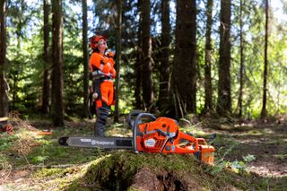 bezpieczna praca pilarką Husqvarna