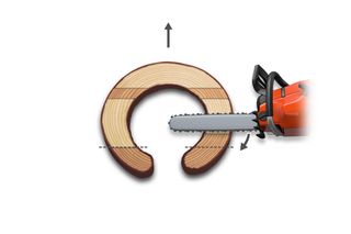 Illustration of a chainsaw cutting through a circular wooden log.