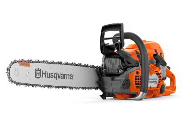 Seitenansicht einer Husqvarna Motorsäge mit Klinge und ergonomischem Griff.