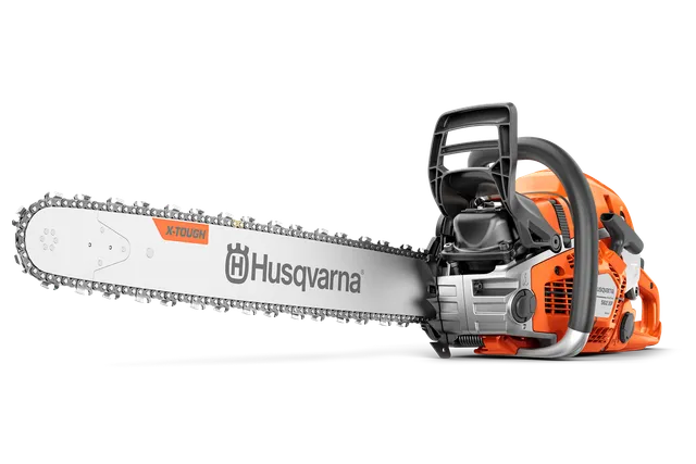 Husqvarna 562 XP® Mark II. Vue latérale d’une tronçonneuse Husqvarna équipée d’un guide-chaîne X-Tough.