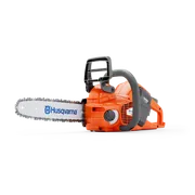 展示其设计和功能的 Husqvarna 富世华链锯的侧视图。