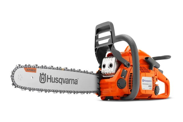 Zijaanzicht van een Husqvarna-kettingzaag met X-Force-staaf en ketting.