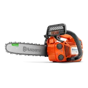 Вид збоку на ланцюгову пилку Husqvarna із шиною X-Precision.
