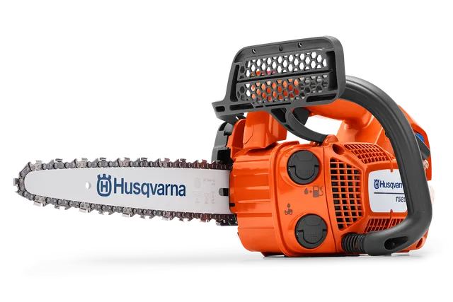 Sivunäkymä Husqvarna-moottorisahasta, jossa on ergonominen kahva ja näkyvä ketju.