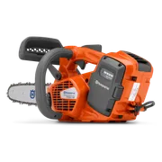 富世华T536Li XP®. Husqvarna 富世华链锯的侧视图，具有符合人体工程学的手柄和醒目的品牌标识。