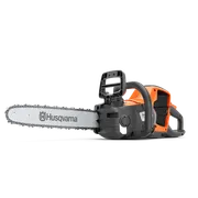 Vy från sidan av en batteridriven Husqvarna-motorsåg med synlig märkning.