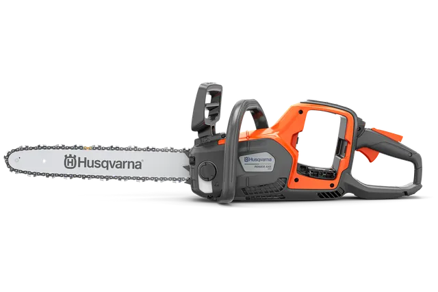 Power Axe 350i (outil seulement). Vue latérale d’une scie à chaîne Husqvarna mettant en valeur sa poignée ergonomique et son design.