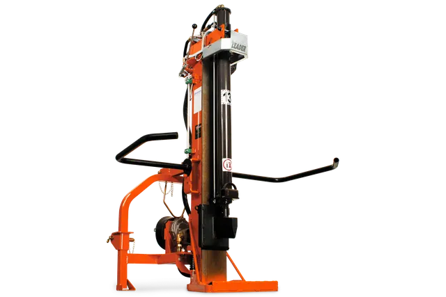 Vorderansicht einer Hochleistungs-Holzspaltermaschine.