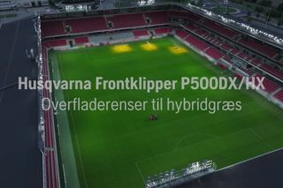 Husqvarna Overfladerenser til hybridgræs. Husqvarna Front mower P500DX Hybrid Turf Dethatcher attachment 16x9 DK