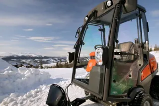 How to P 525D with cabin and folding plough 58s 16:9 MASTER