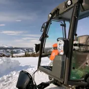 How to P 525D with cabin and folding plough 58s 16:9 MASTER