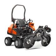 Vue latérale d’une tondeuse à coupe frontale Husqvarna professionnelle avec carter de coupe.