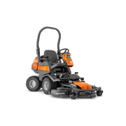 Vista traseira de um corta-relva frontal comercial Husqvarna com plataforma de corte.