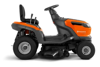 Zijaanzicht van een Husqvarna zitmaaier met zijn ontwerp en functies.