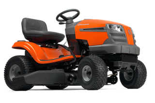 Vista lateral de un tractor cortacésped Husqvarna mostrando su diseño y características.