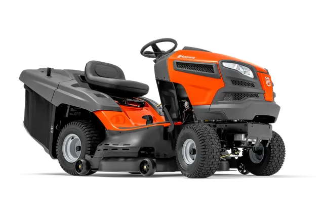 Bočni pogled na Huskvarna ride-on kosilice za travu sa vidljivim sečenje palube i sedišta.