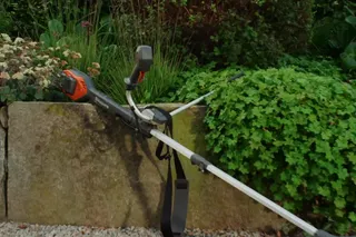 Feature-benefit film 220iR Grass trimmer 16x9 FR