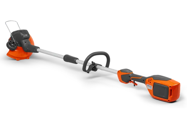 Vue latérale d’un coupe-bordures à batterie Husqvarna.