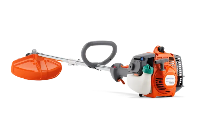 Husqvarna krūmgrieža sānu skats ar ergonomisku rokturi un aizsargaizsargu.