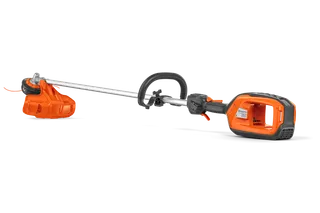 Vy från sidan av en batteridriven grästrimmer från Husqvarna med ergonomiskt handtag.