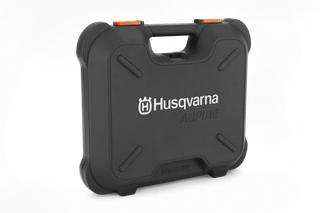 Vooraanzicht van een Husqvarna-draagtas met handvat.