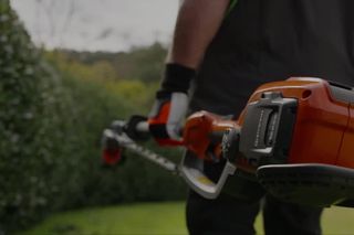 Testimonial Battery Hedge trimmers - tips 1m15s 16:9 AU