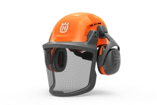 Husqvarna skogshjelm, Functional. Sett forfra av en Husqvarna-hjelm med hørselsvern og visir.