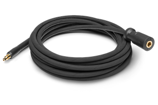 Σπειροειδές μαύρο καλώδιο ήχου με αρσενική και θηλυκή υποδοχή.