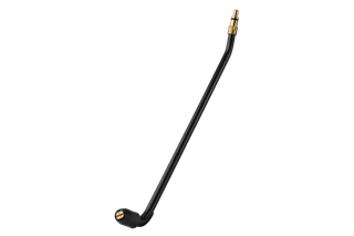 Πλάγια όψη ενός μακριού, καμπύλου μεταλλικού εργαλείου με ορειχάλκινο εξάρτημα στο τέλος.