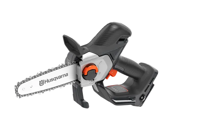 Seitenansicht eines Akku-Entasters von Husqvarna mit ergonomischem Handgriff.