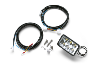 Vista superior de un conjunto de luces LED con cableado y accesorios de montaje.